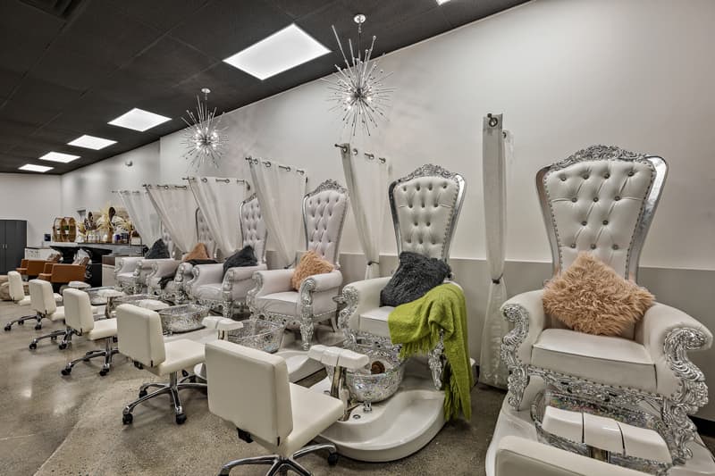 PinkwithEnvy pedicure stations in row